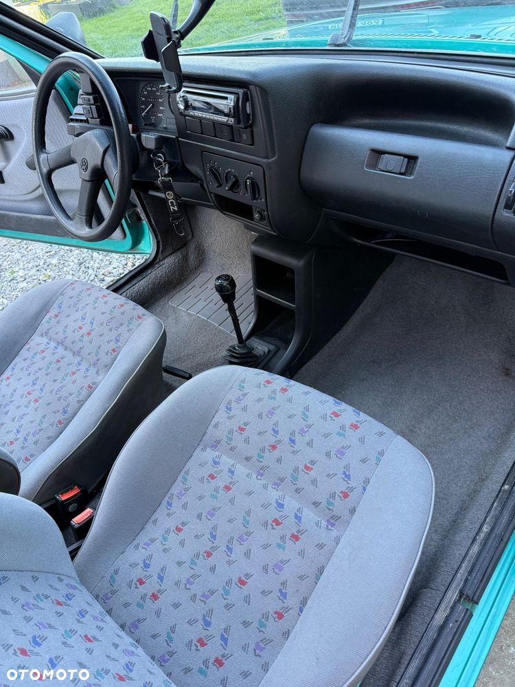 Volkswagen Polo 1.0 CL - 22