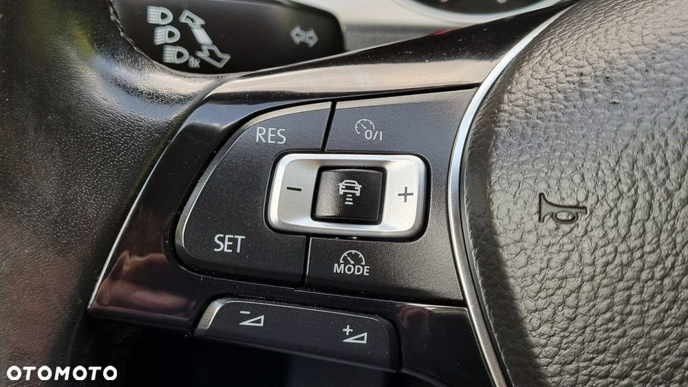 Volkswagen Golf - 18