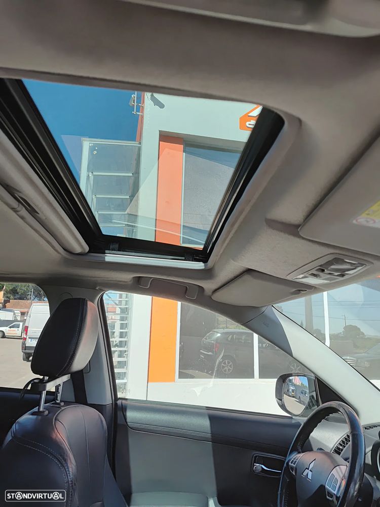 Mitsubishi Outlander 2.2 DI-D Instyle - 12