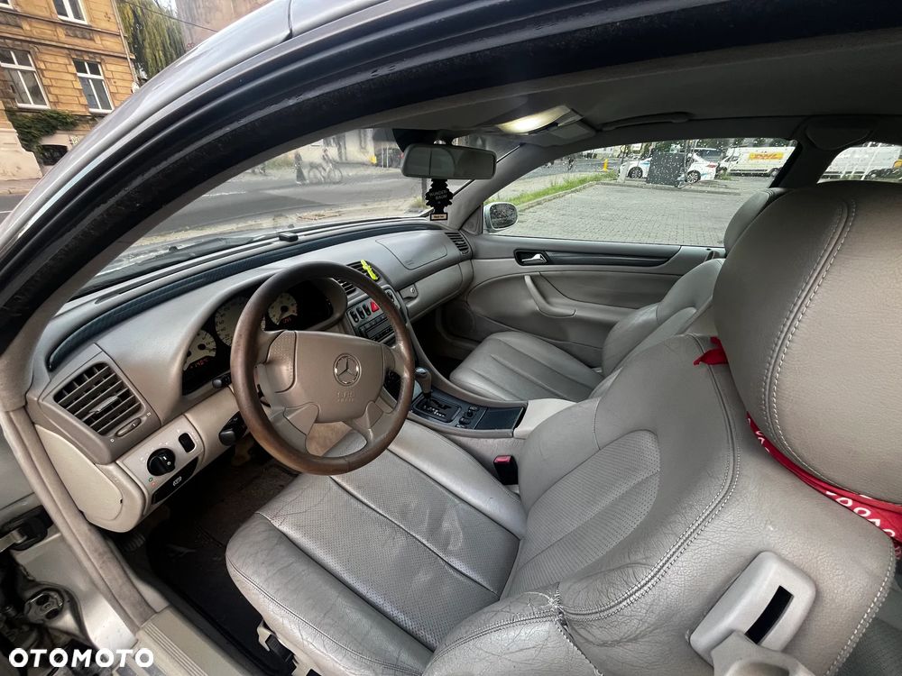 Mercedes-Benz CLK - 10