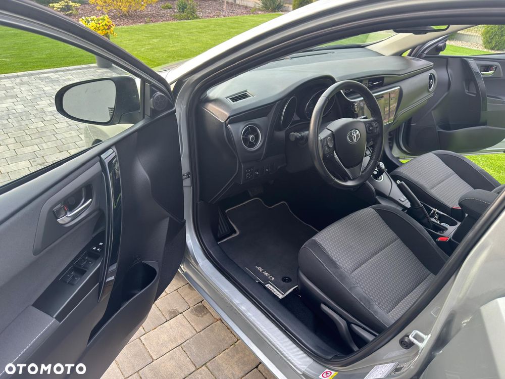 Toyota Auris - 10