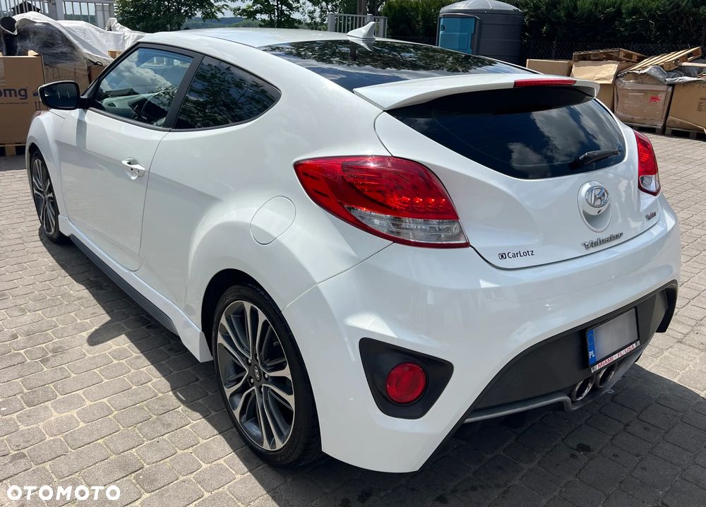Hyundai Veloster - 15