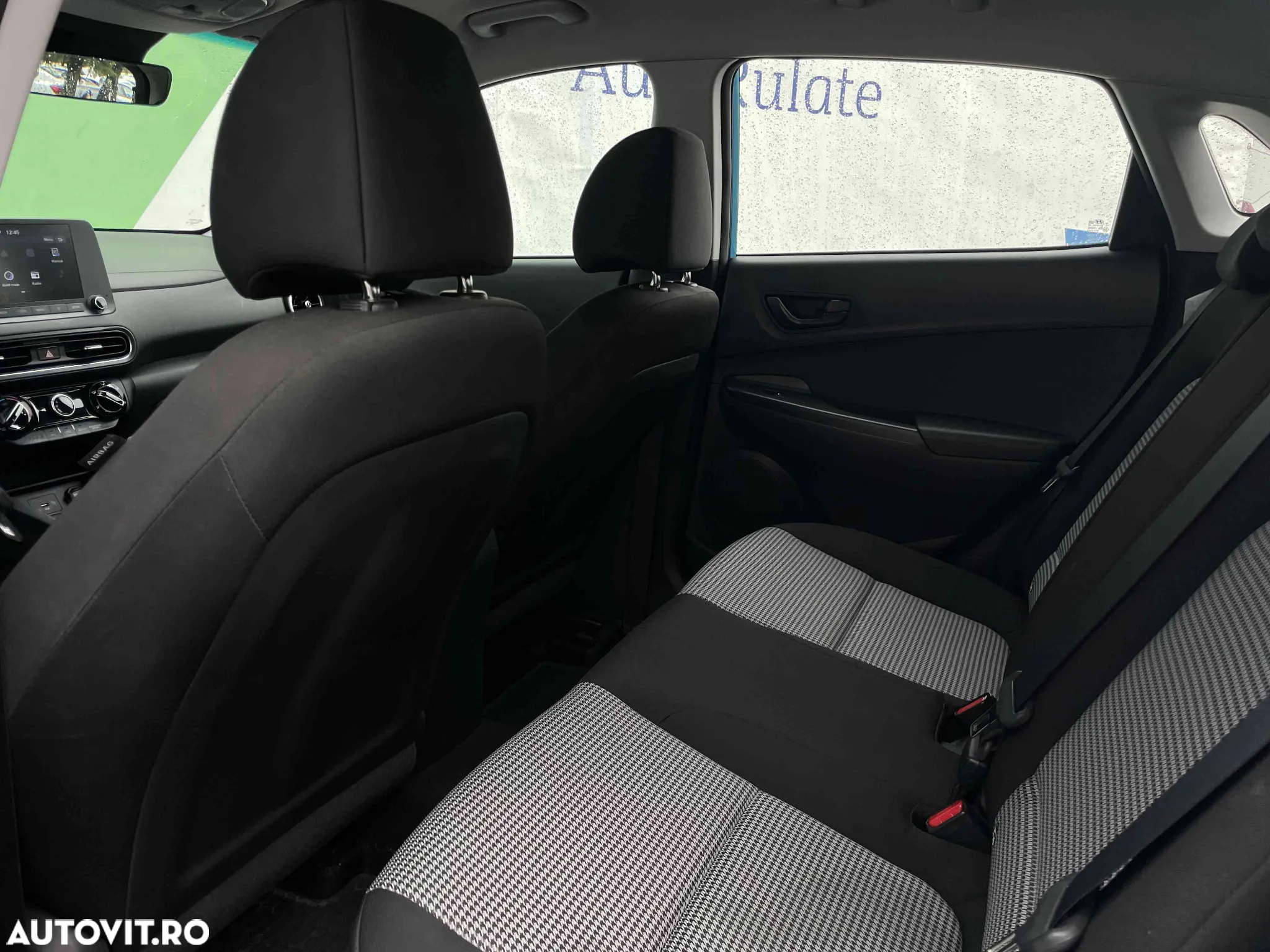Hyundai KONA - 15