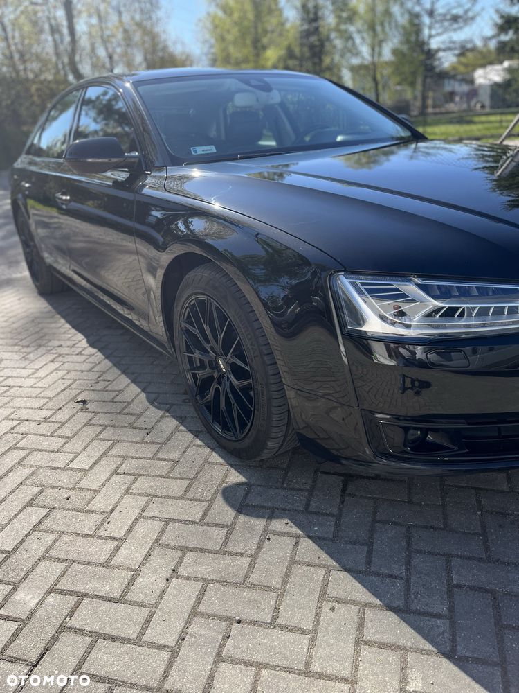 Audi A8 - 8