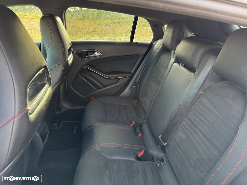 Mercedes-Benz CLA 180 Shooting Brake d AMG Line - 30