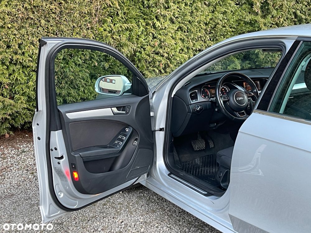 Audi A4 Limousine 2.0 TDI DPF quattro S tronic Attraction - 20