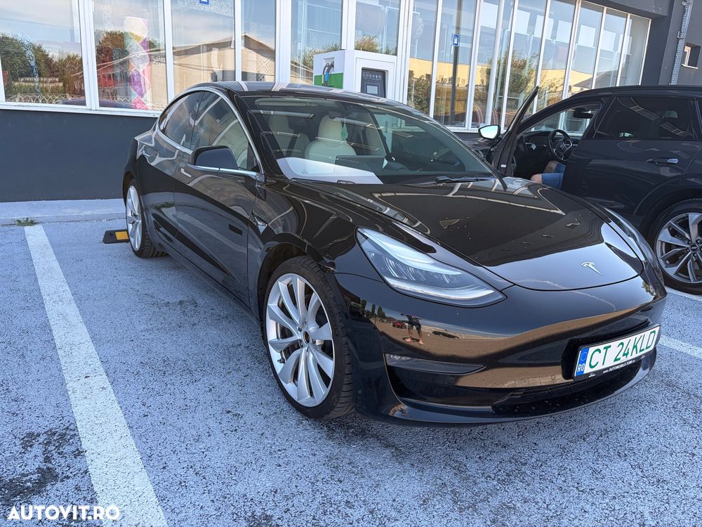 Tesla Model 3 - 3
