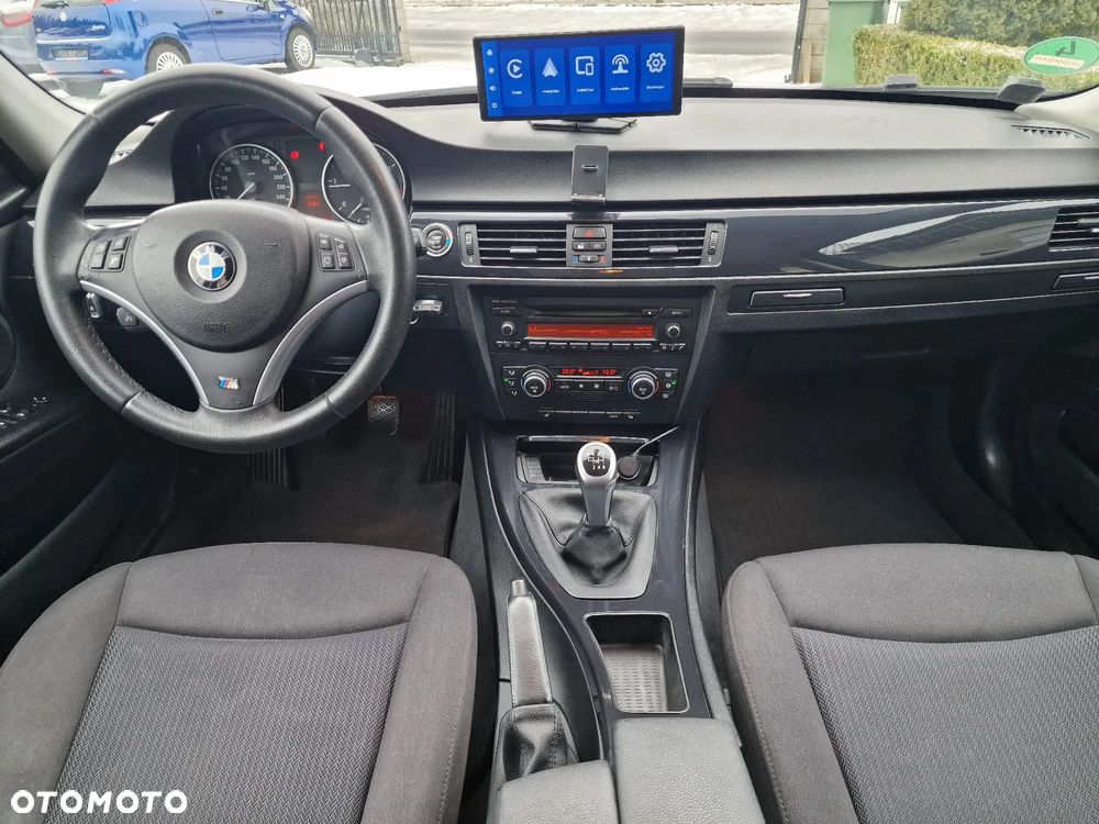 BMW Seria 3 318d DPF - 22