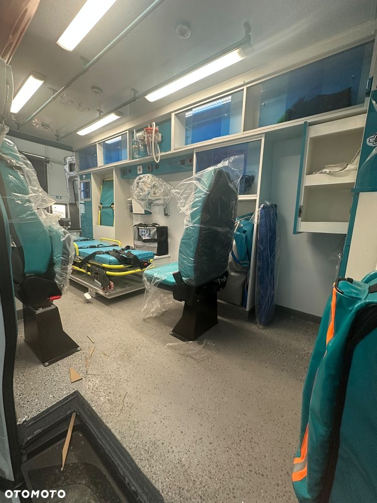 Mercedes-Benz Sprinter Ambulans Typ C - 15