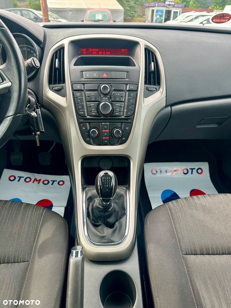 Opel Astra 1.4 Turbo 150 Jahre - 16