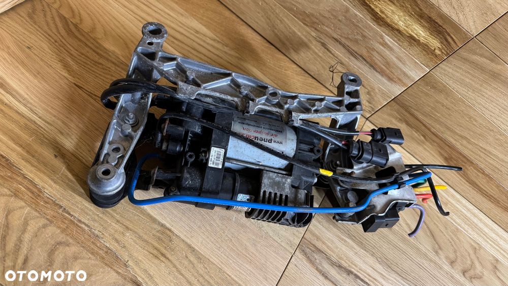 Porsche Cayenne 958 kompresor zawieszenia