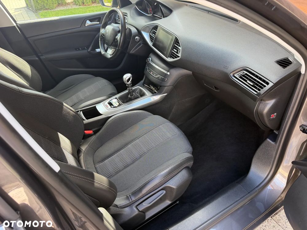Peugeot 308 - 22
