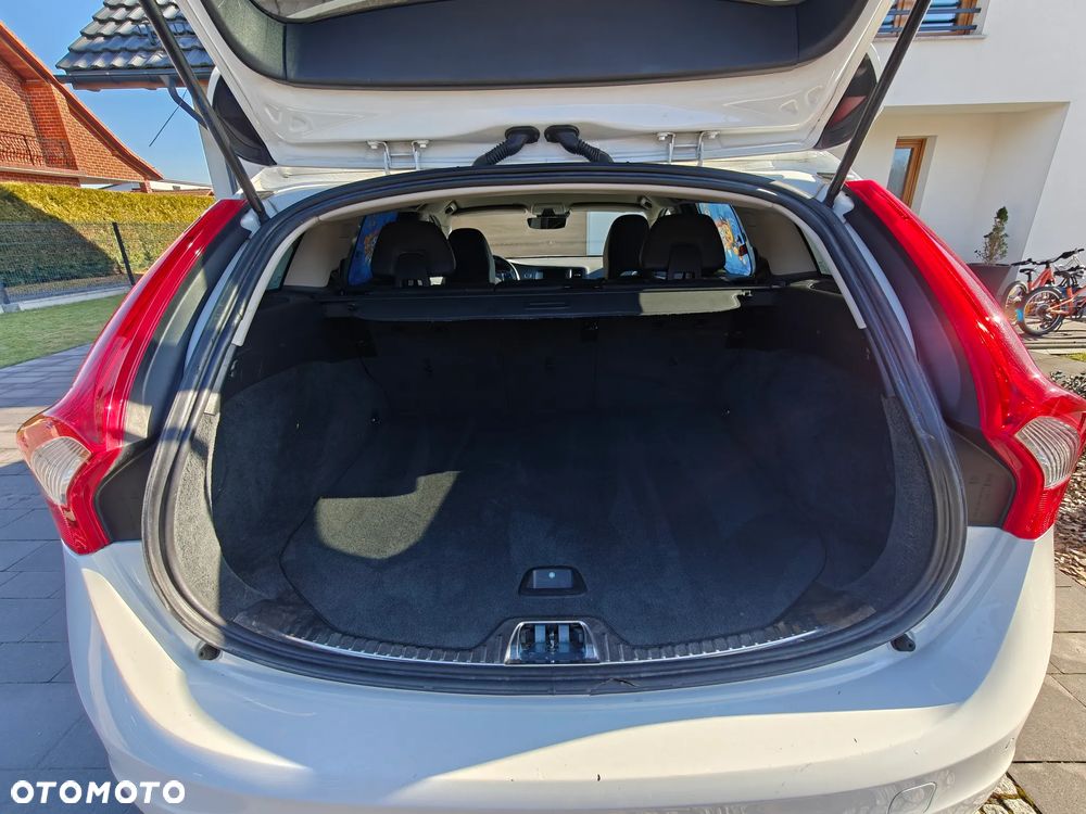 Volvo V60 D3 Momentum - 10