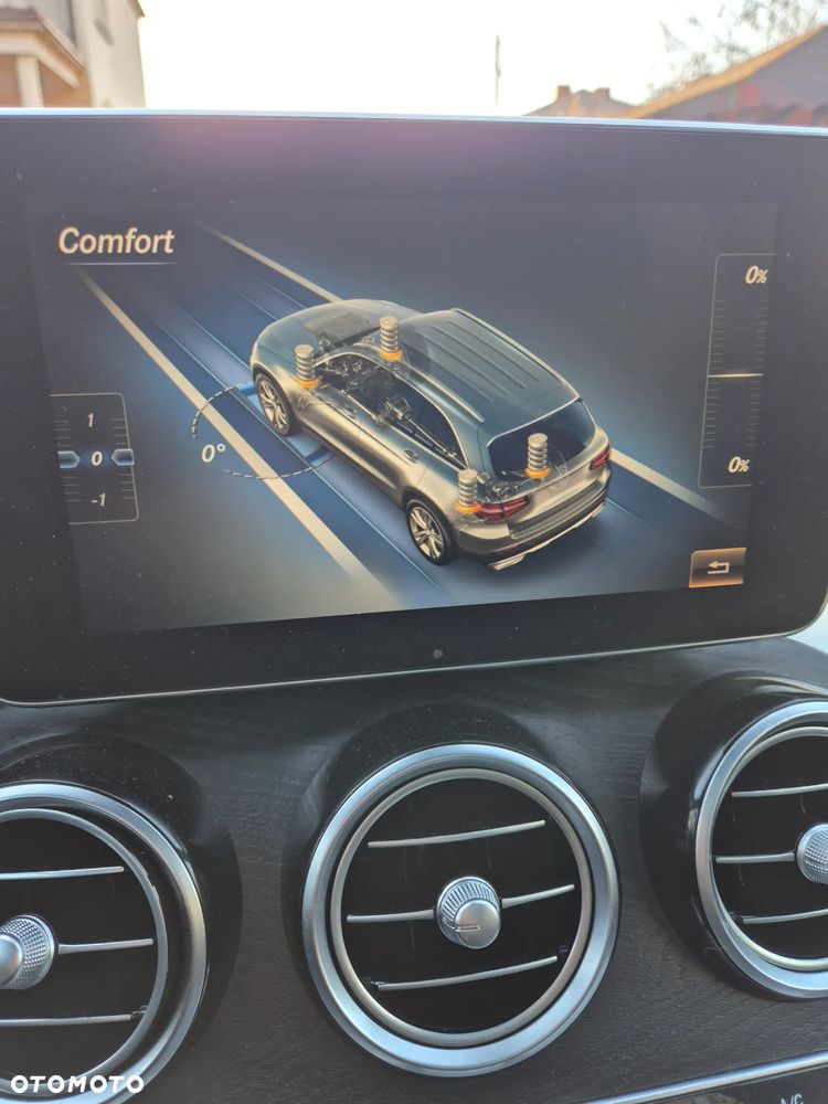 Mercedes-Benz GLC 250 d 4Matic 9G-TRONIC AMG Line - 18