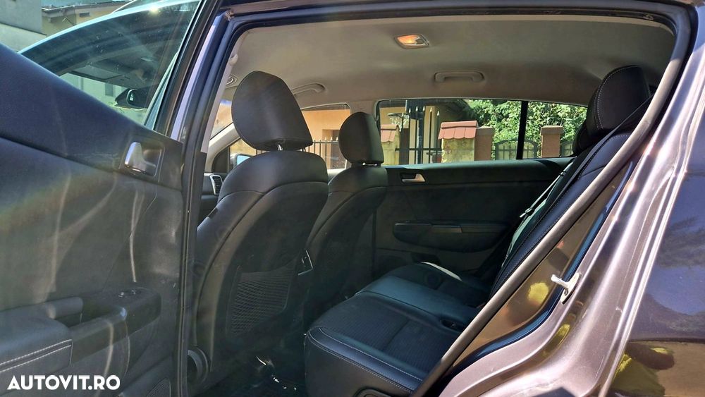 Kia Sportage 1.6 T-GDI 7DCT 4x4 Style - 8