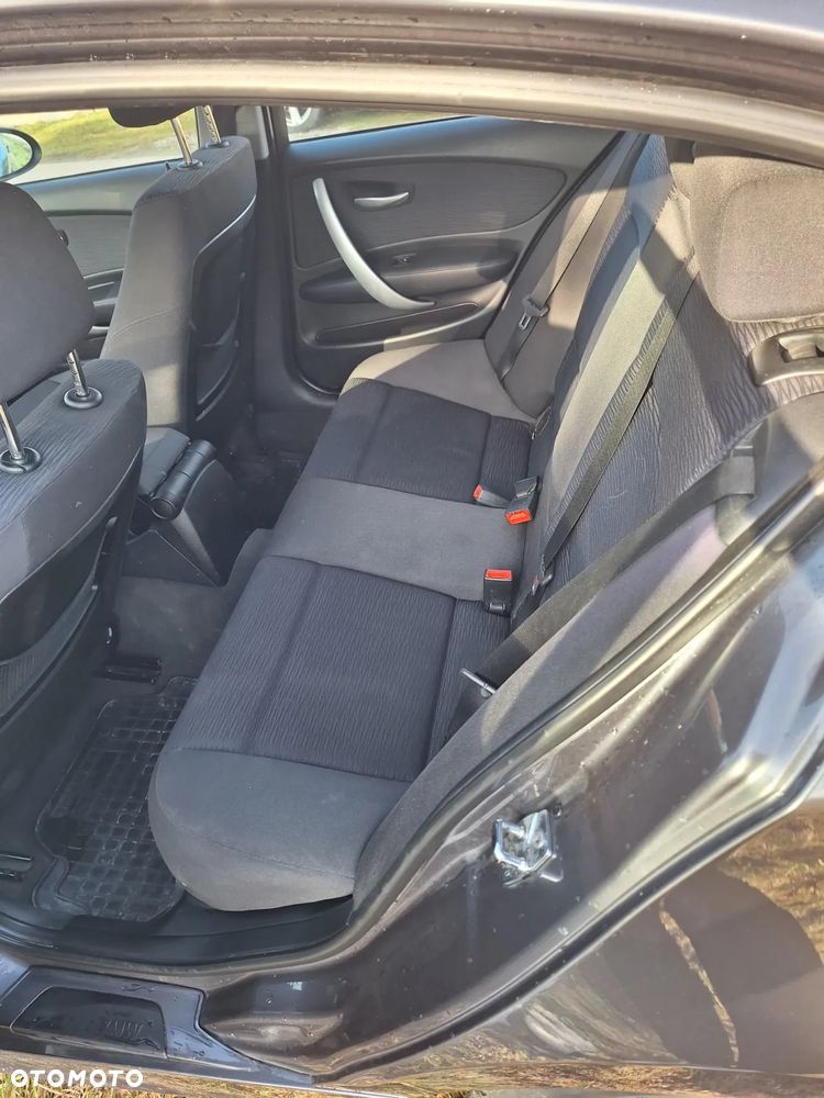 BMW Seria 1 120d DPF - 26