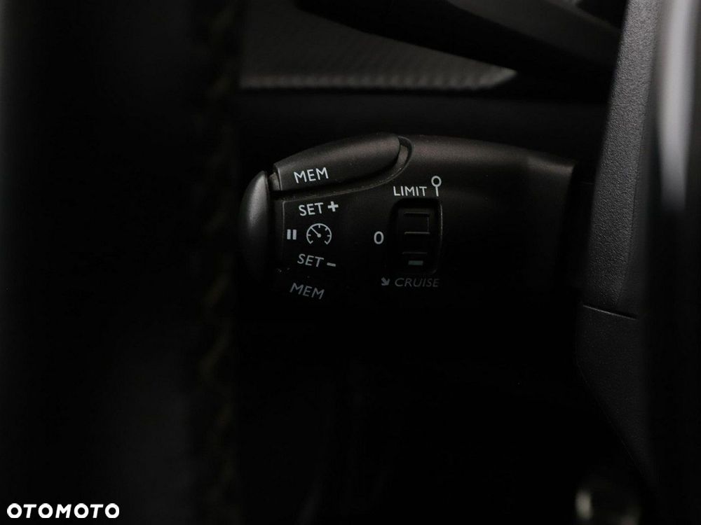 Peugeot 2008 1.2 PureTech GT Line S&S - 34