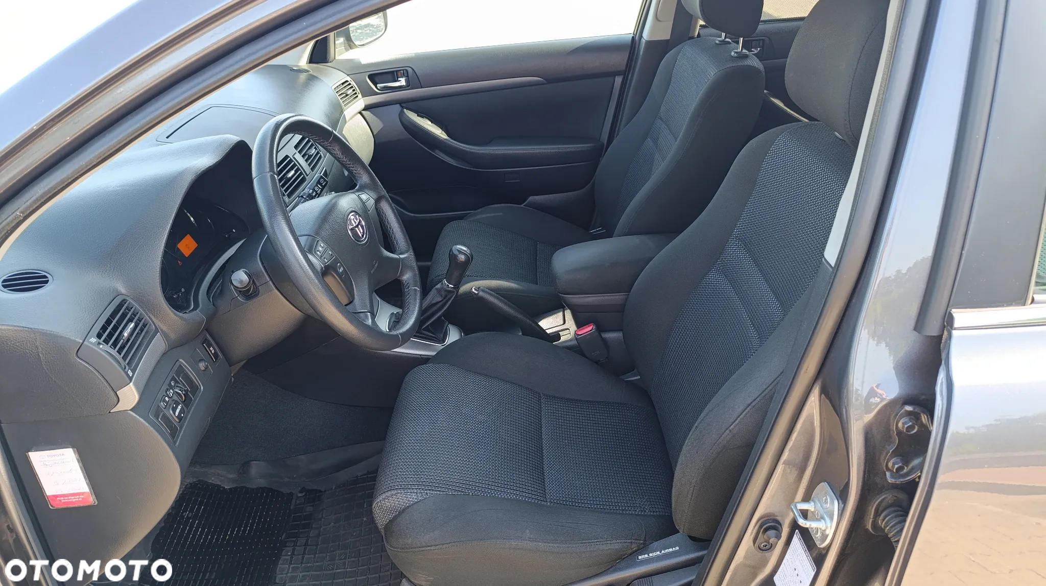 Toyota Avensis 1.8 VVT-i Luna - 21