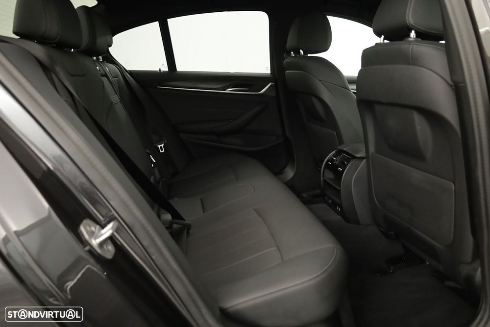 BMW 530 e Pack M - 23