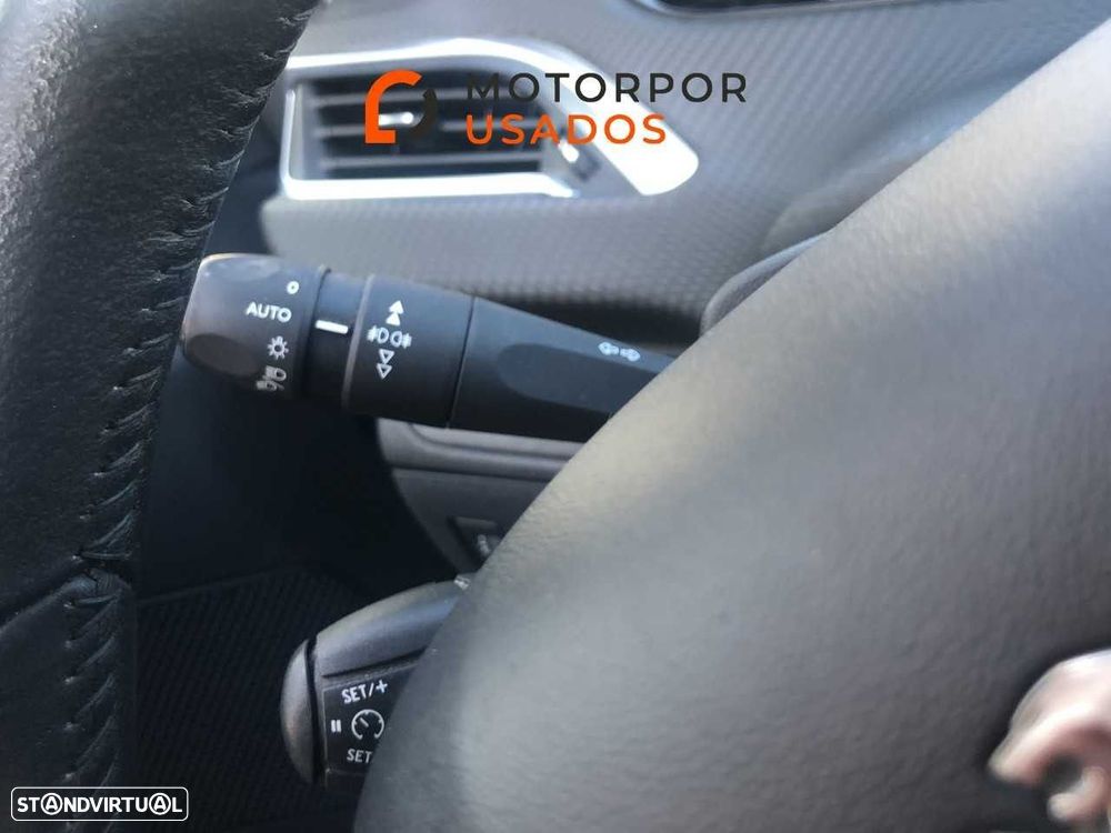 Peugeot 208 1.2 PureTech Style - 12