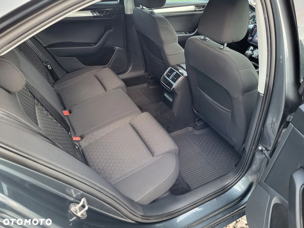Skoda Superb 1.5 TSI Ambition DSG - 27