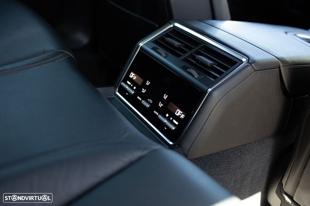 Porsche Panamera Sport Turismo 4 E-Hybrid - 31