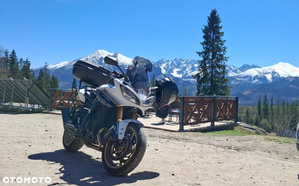 Yamaha FZ8 - 1