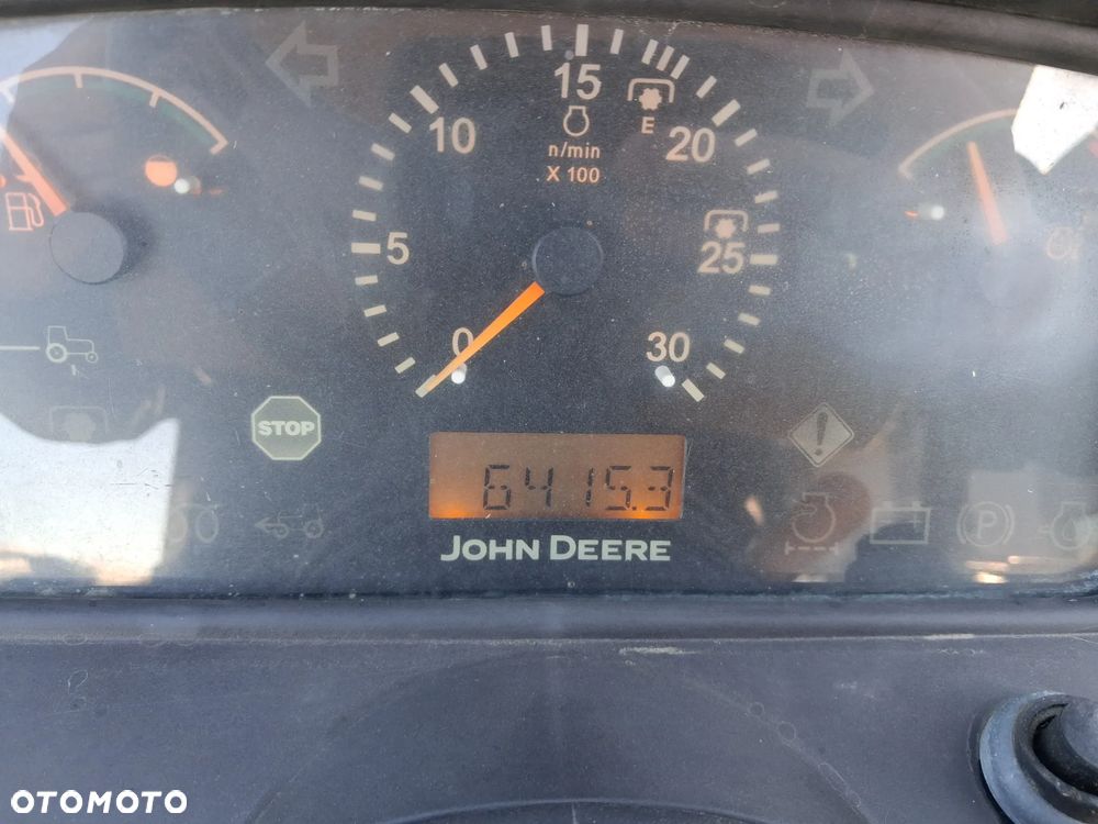John Deere 4520 - 16