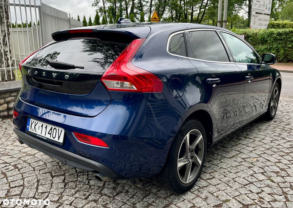 Volvo V40 D4 Drive-E Ocean Race - 3