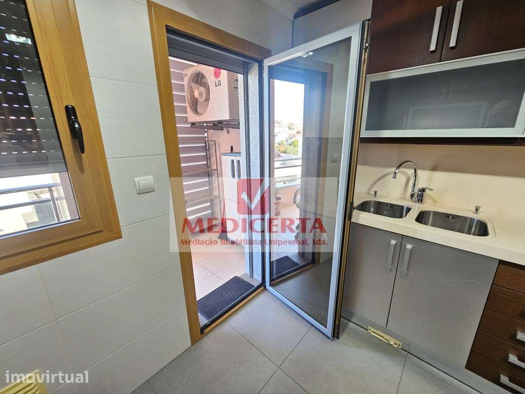 Estoril T2 com garagem - Grande imagem: 4/29