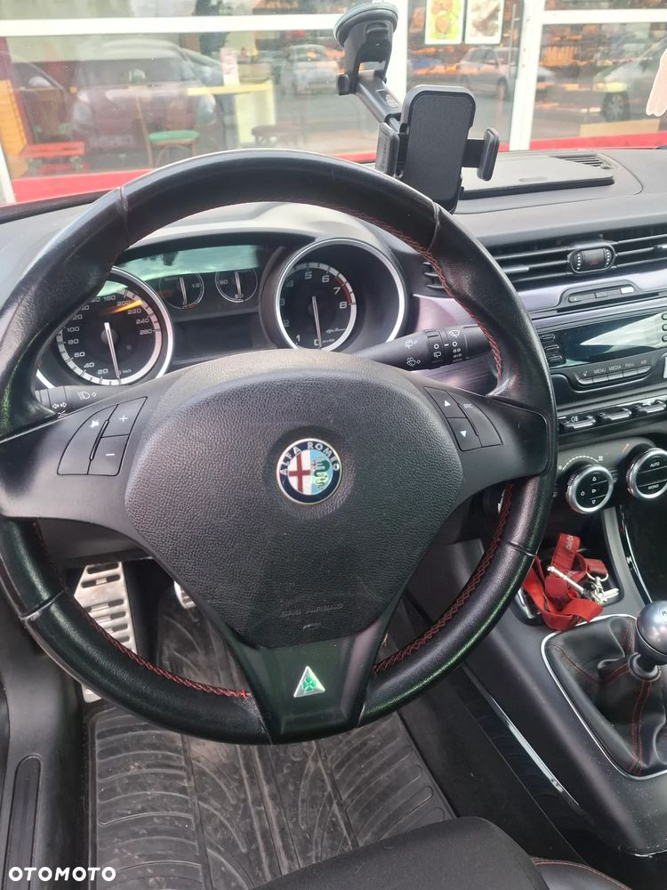 Alfa Romeo Giulietta - 8