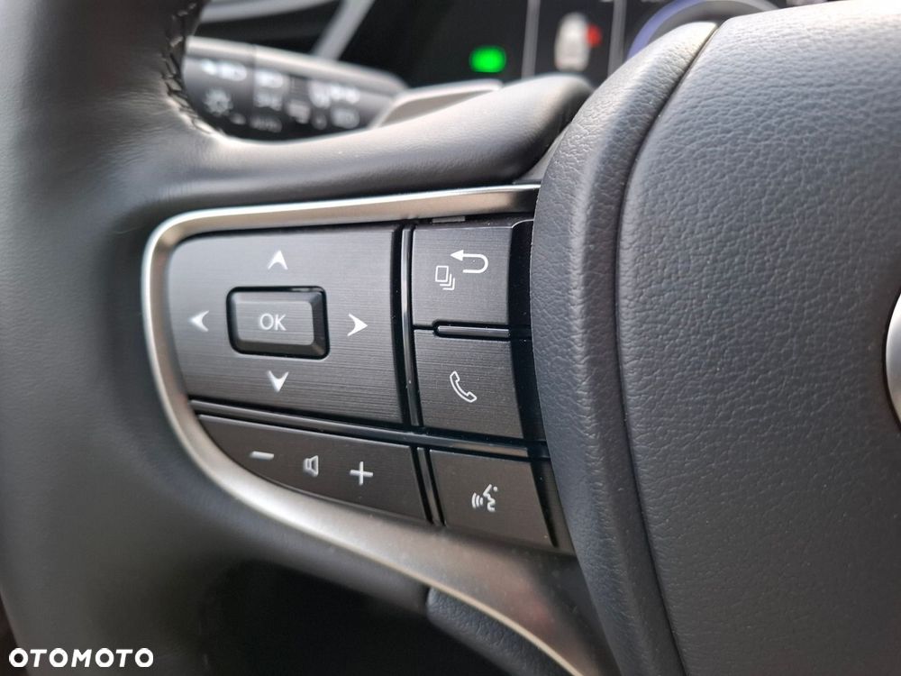 Lexus ES 300h Business Edition - 28