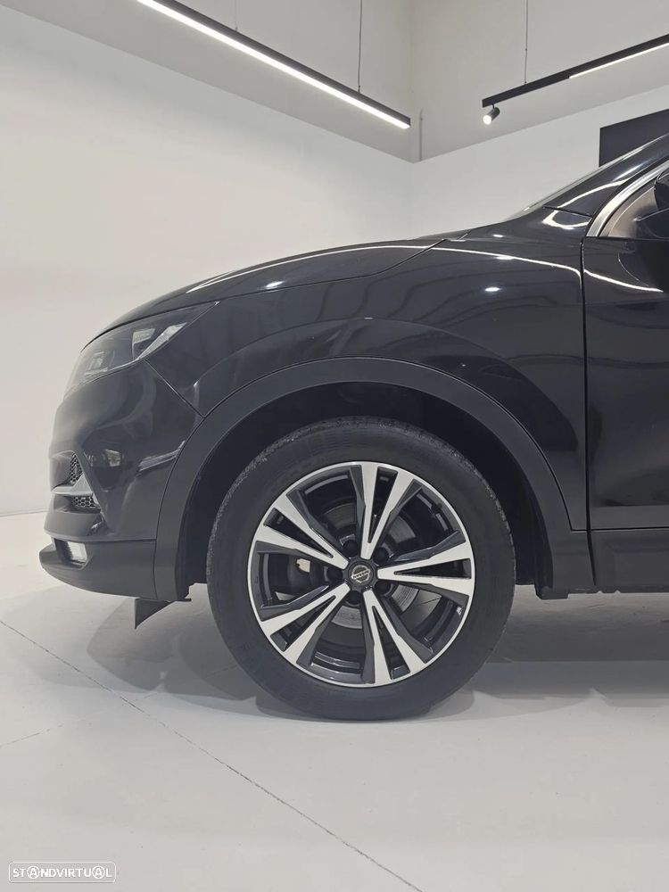 Nissan Qashqai 1.5 dCi N-Connecta J18 - 21