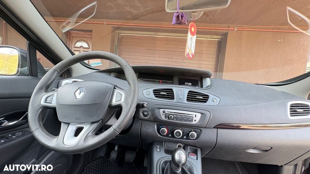 Renault Scenic 1.5 dCi Luxe Privilege - 27