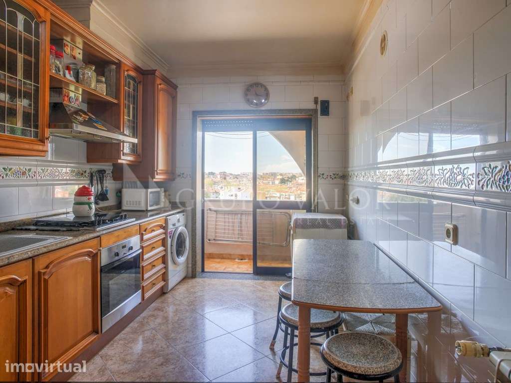 Apartamento T3 na Tapada das Mercês - Grande imagem: 2/16