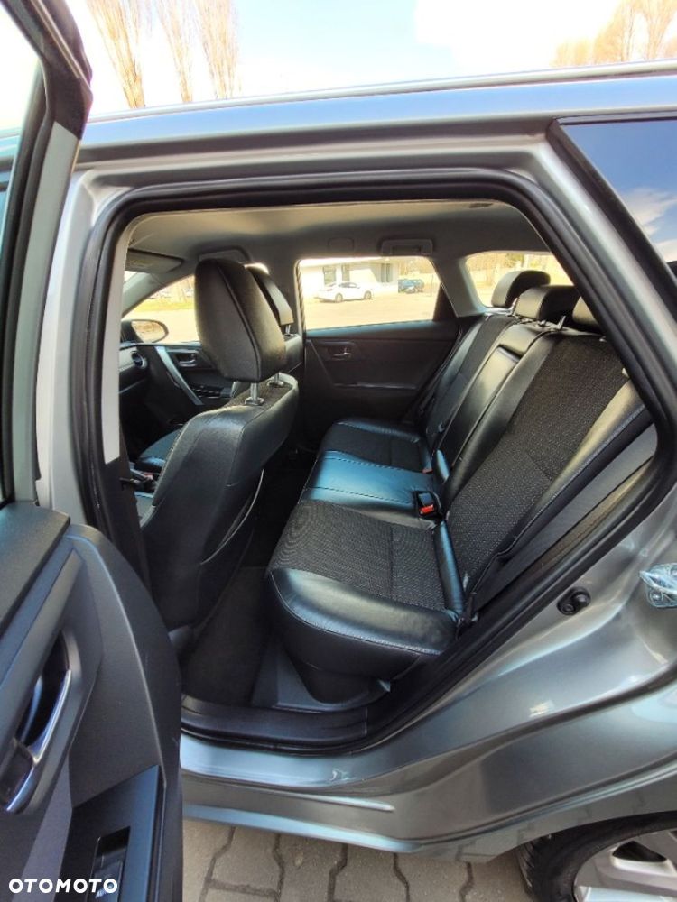 Toyota Auris - 15