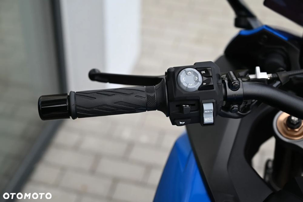 Suzuki GSX - 25