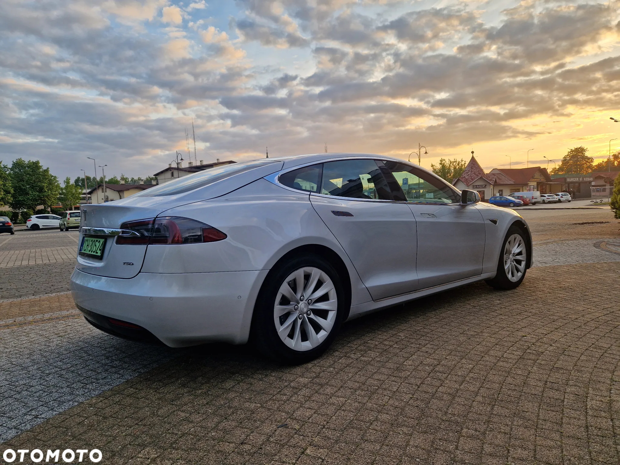 Tesla Model S Long Range Plus - 8