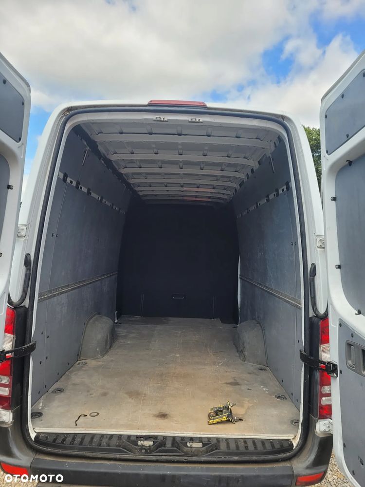 Mercedes-Benz Sprinter - 15