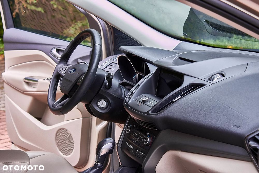 Ford Kuga - 23