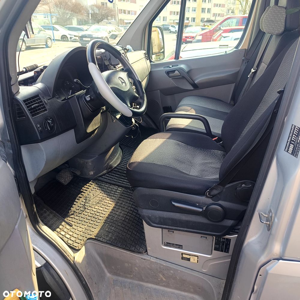 Mercedes-Benz Sprinter - 4