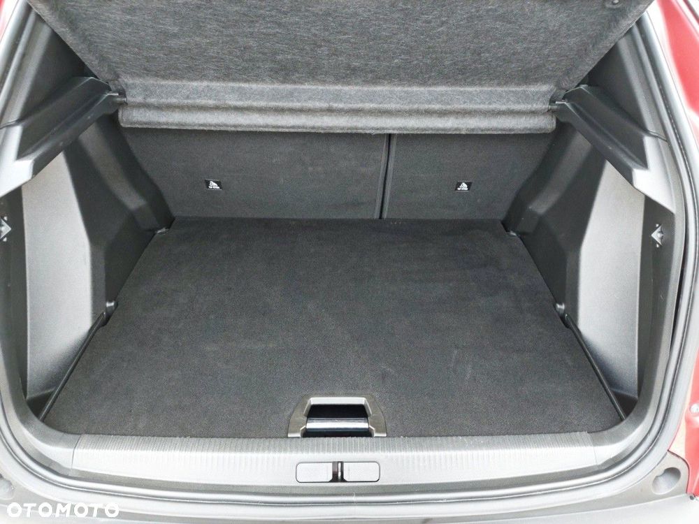 Peugeot 2008 1.2 PureTech Allure S&S EAT8 - 6