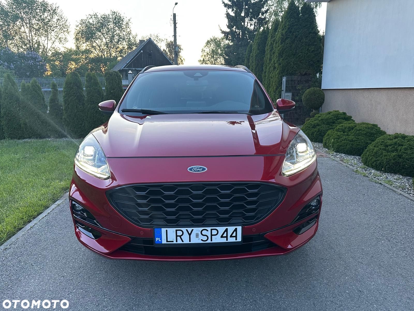 Ford Kuga 1.5 EcoBoost ST-LINE - 1