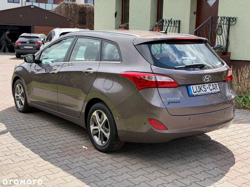 Hyundai i30 blue Kombi 1.4 YES Gold - 38