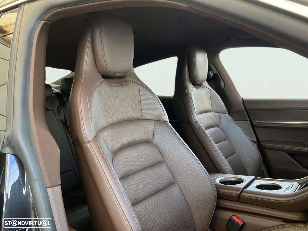 Porsche Taycan 4S - 14