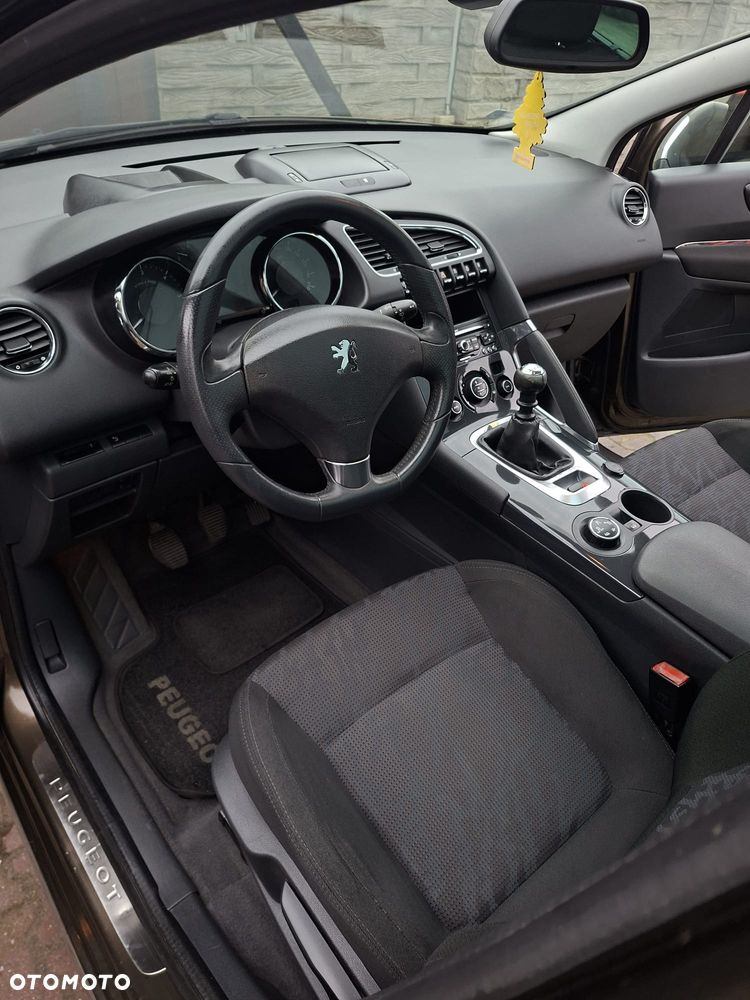 Peugeot 3008 1.6 HDi Premium - 17