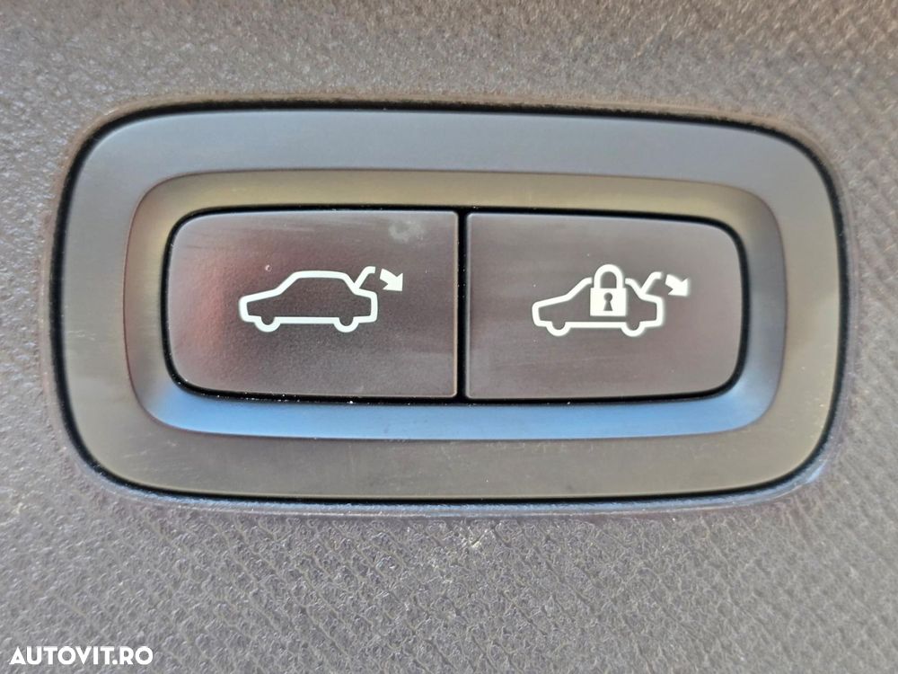 Volvo XC 90 - 37
