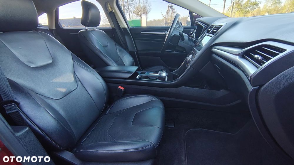 Ford Fusion 2.0 EcoBoost Titanium - 22