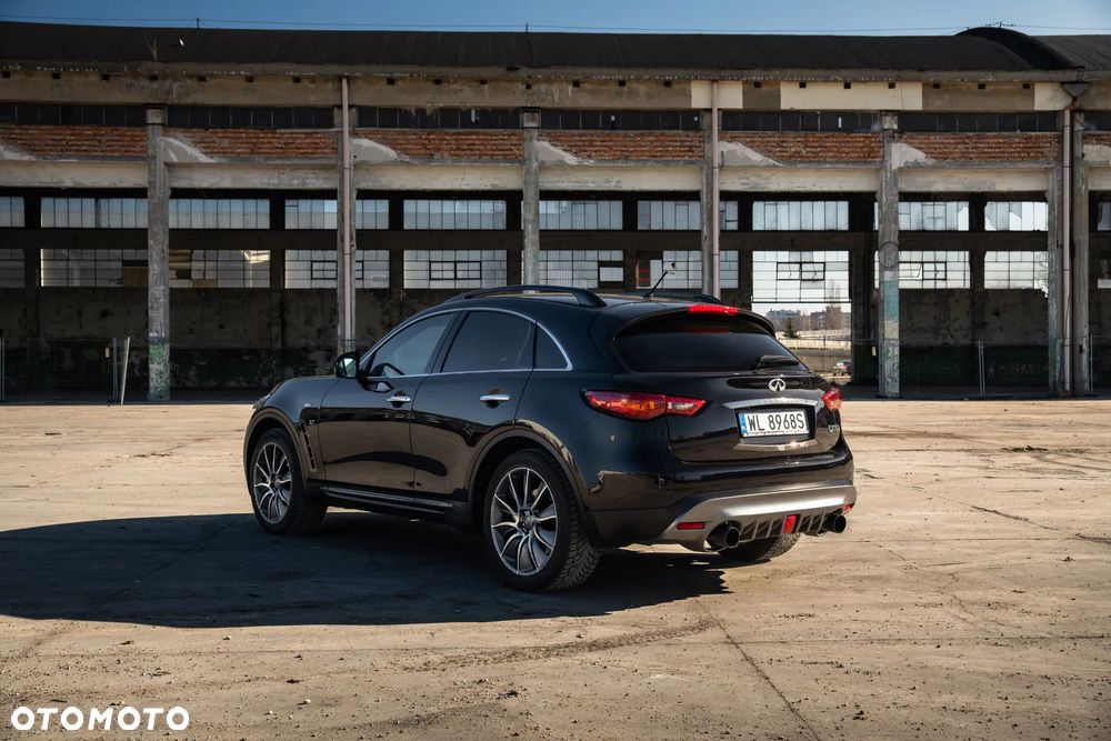 Infiniti QX70 - 9