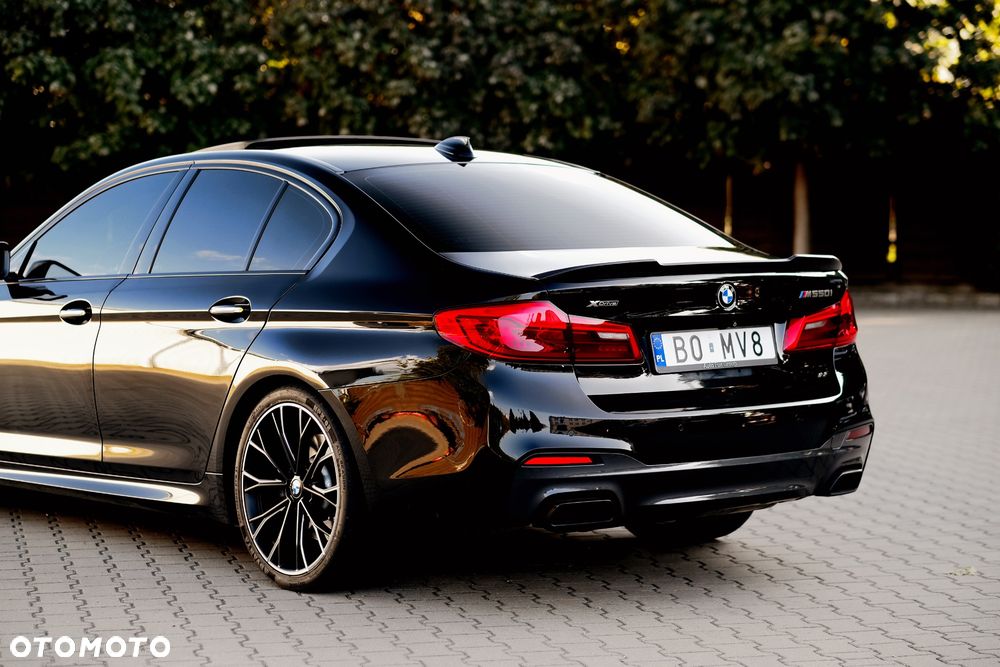 BMW Seria 5 M550i xDrive sport - 4